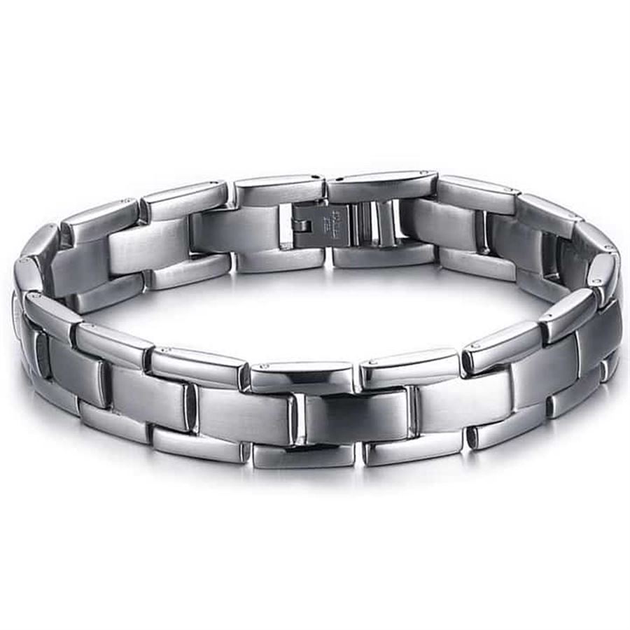 Kors halskæde – symbolet på tro og mod